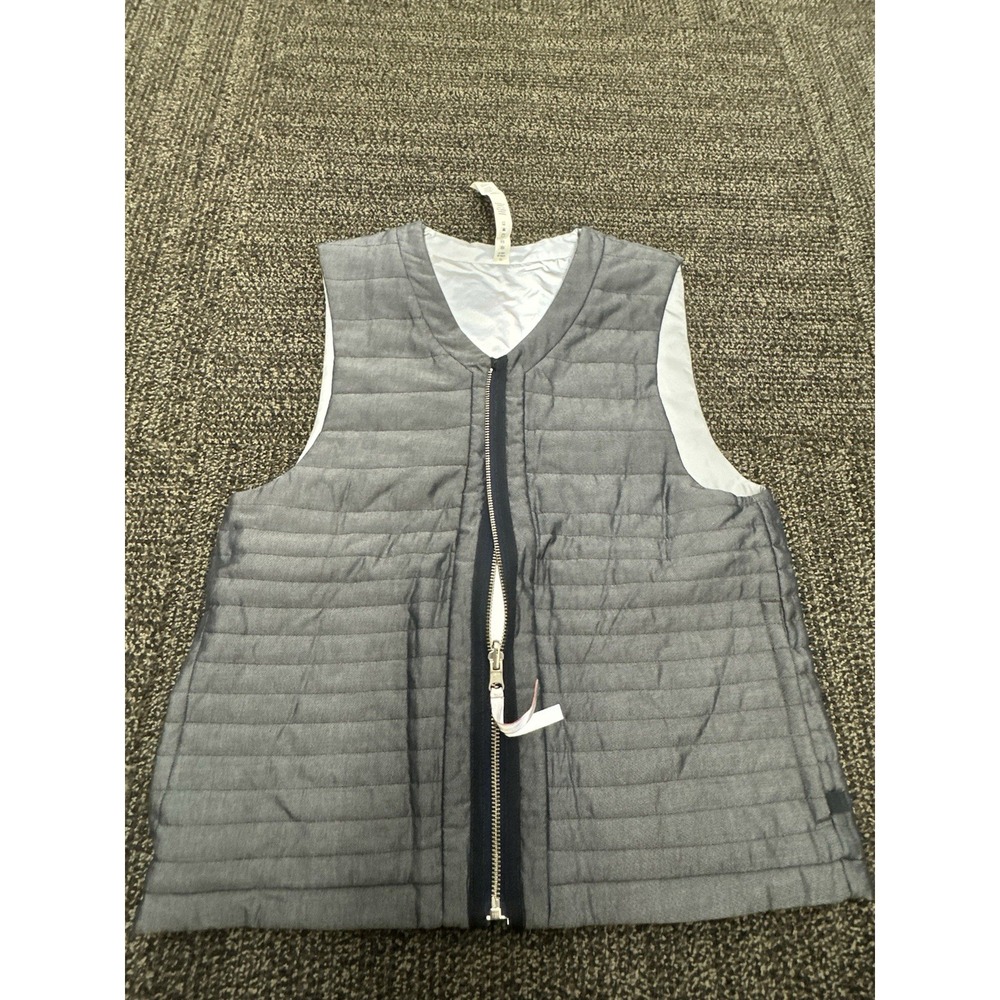 Lululemon Light & Bright Vest Womens XS Gray/Silver Reflective Reversible Puffer - Picture 4 of 7